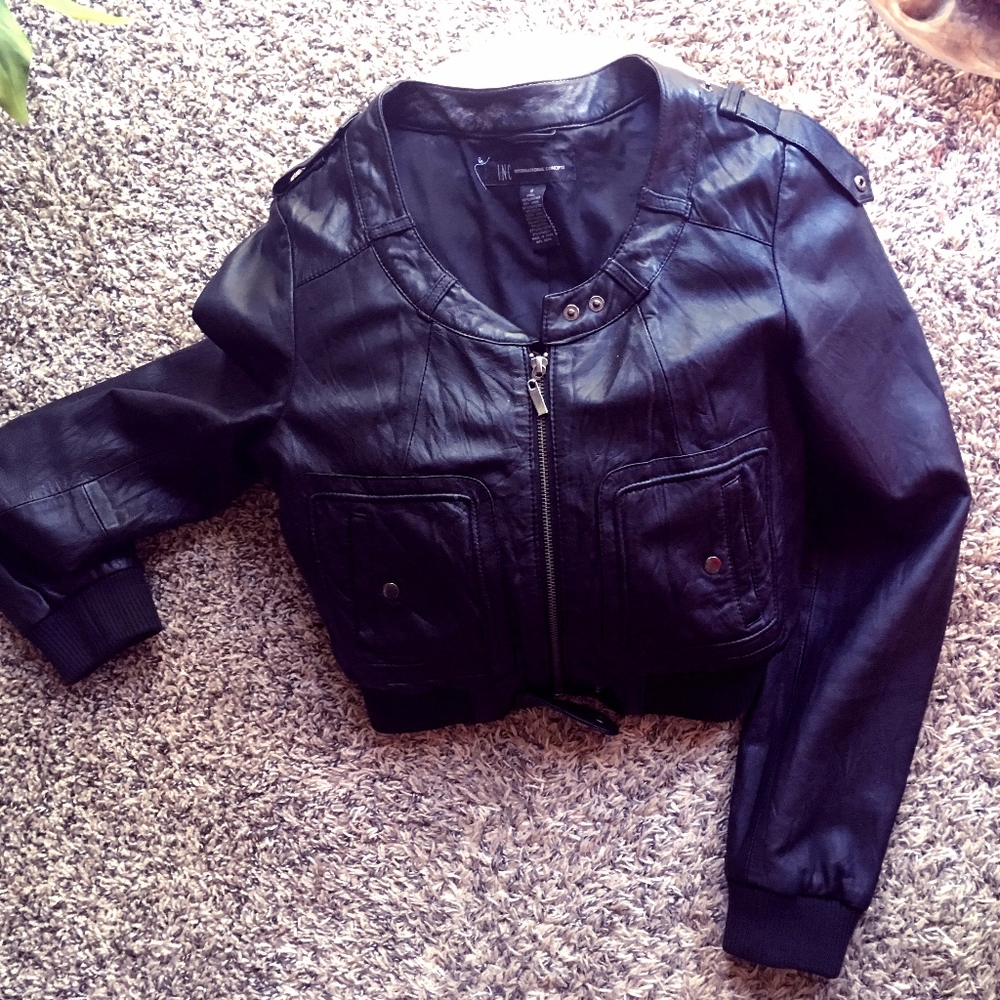 VINTAGE LEATHER CROP 100% Leather Jacket